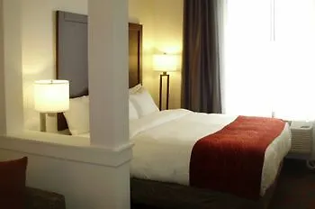 Comfort Inn & Suites Near Stadium New York