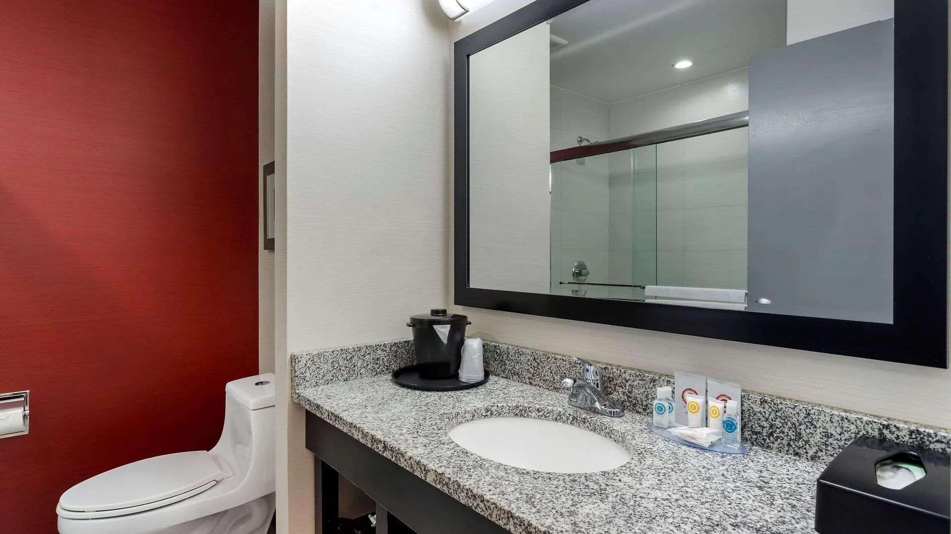 *** Hotell Comfort Inn & Suites Near Stadium New York USA