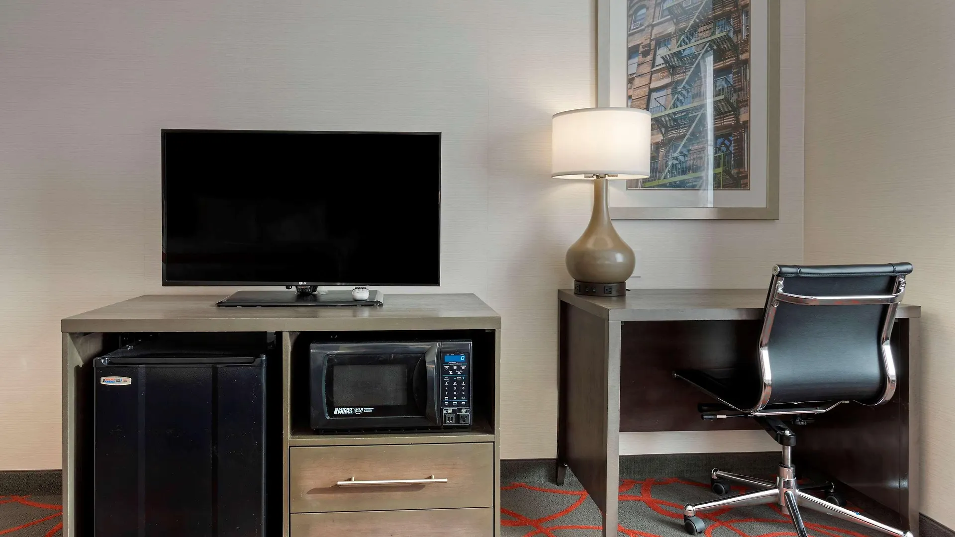 Comfort Inn & Suites Near Stadium New York Hotell