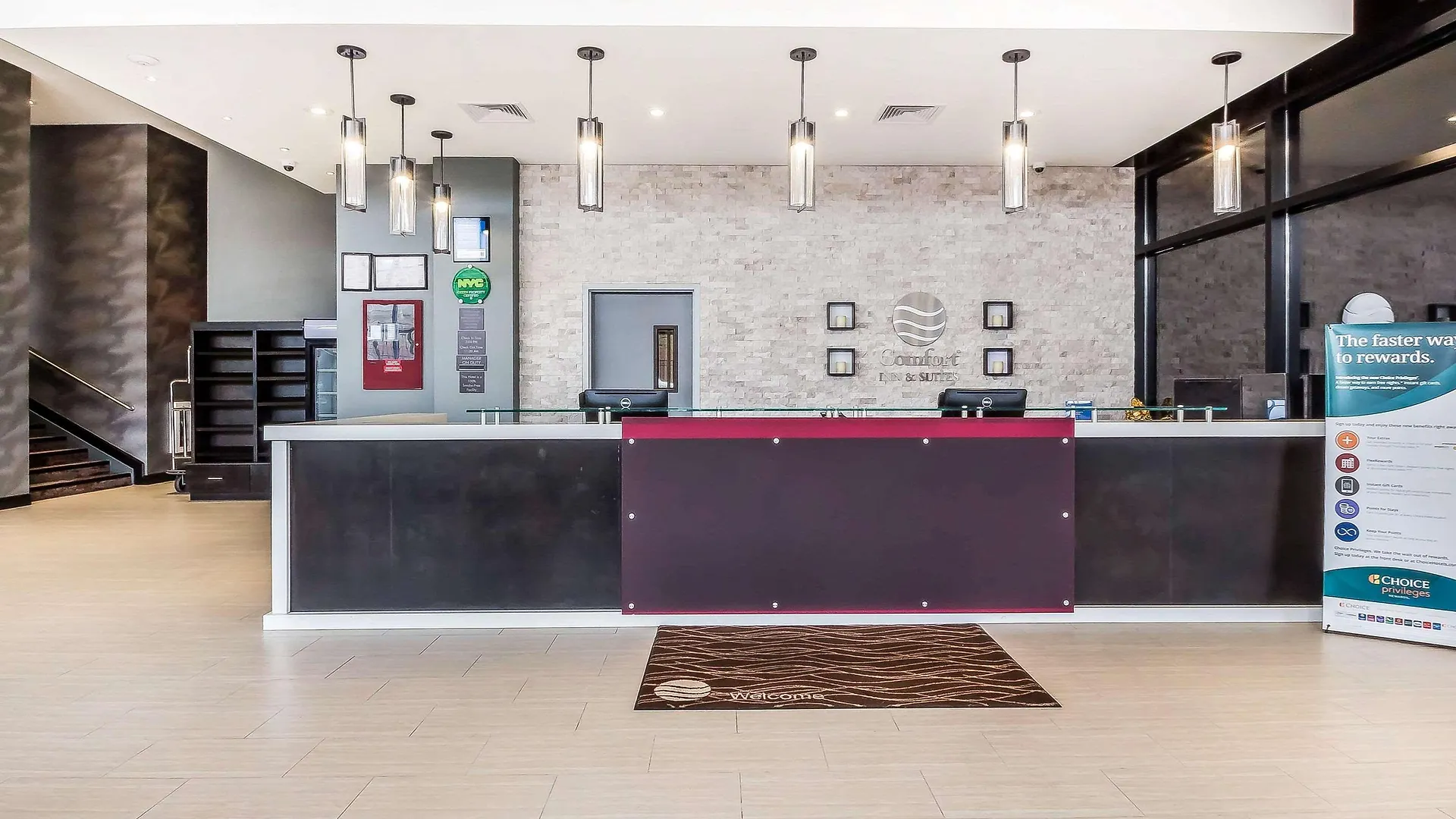 Hotell Comfort Inn & Suites Near Stadium New York