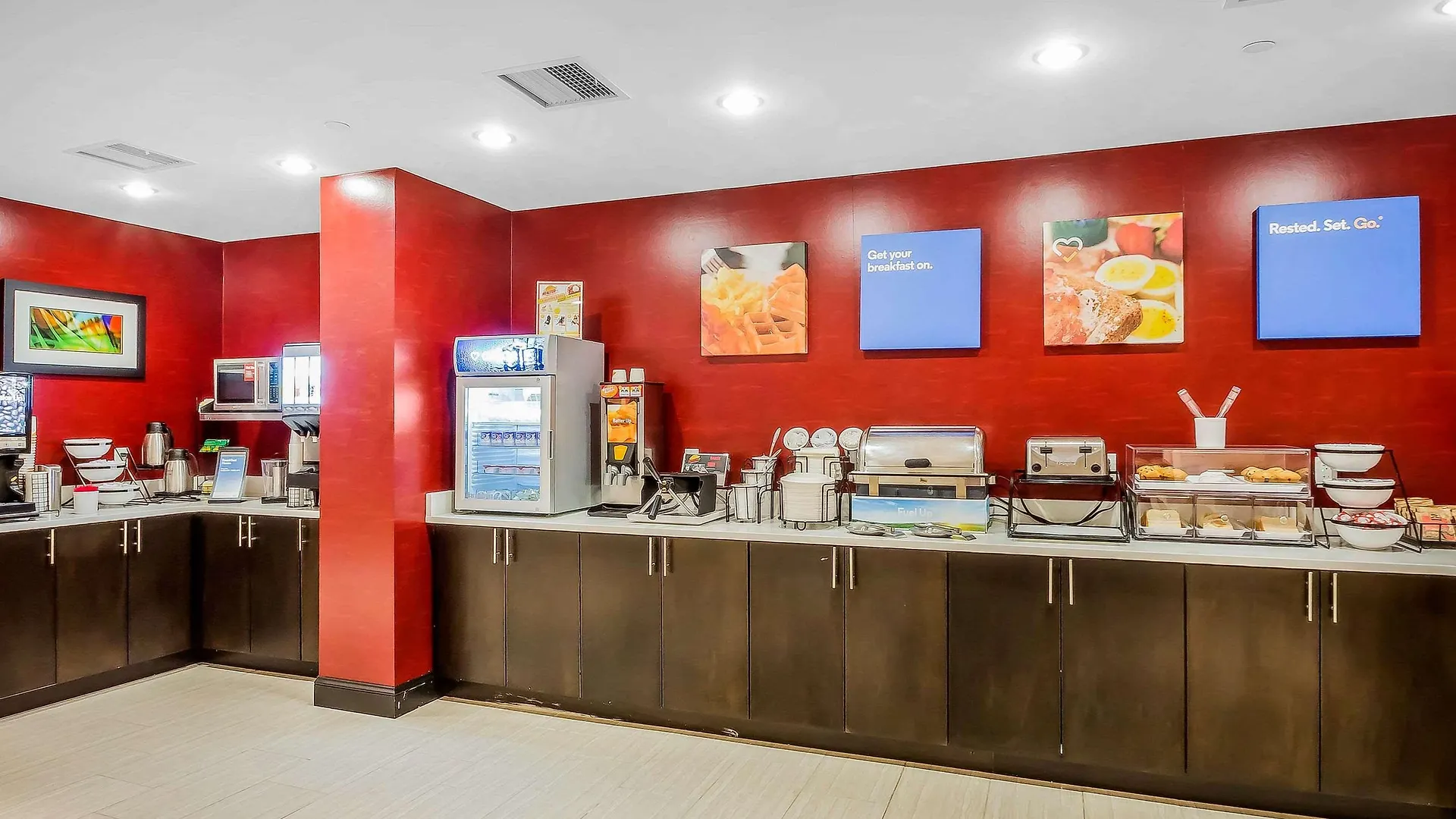 Comfort Inn & Suites Near Stadium New York Hotell
