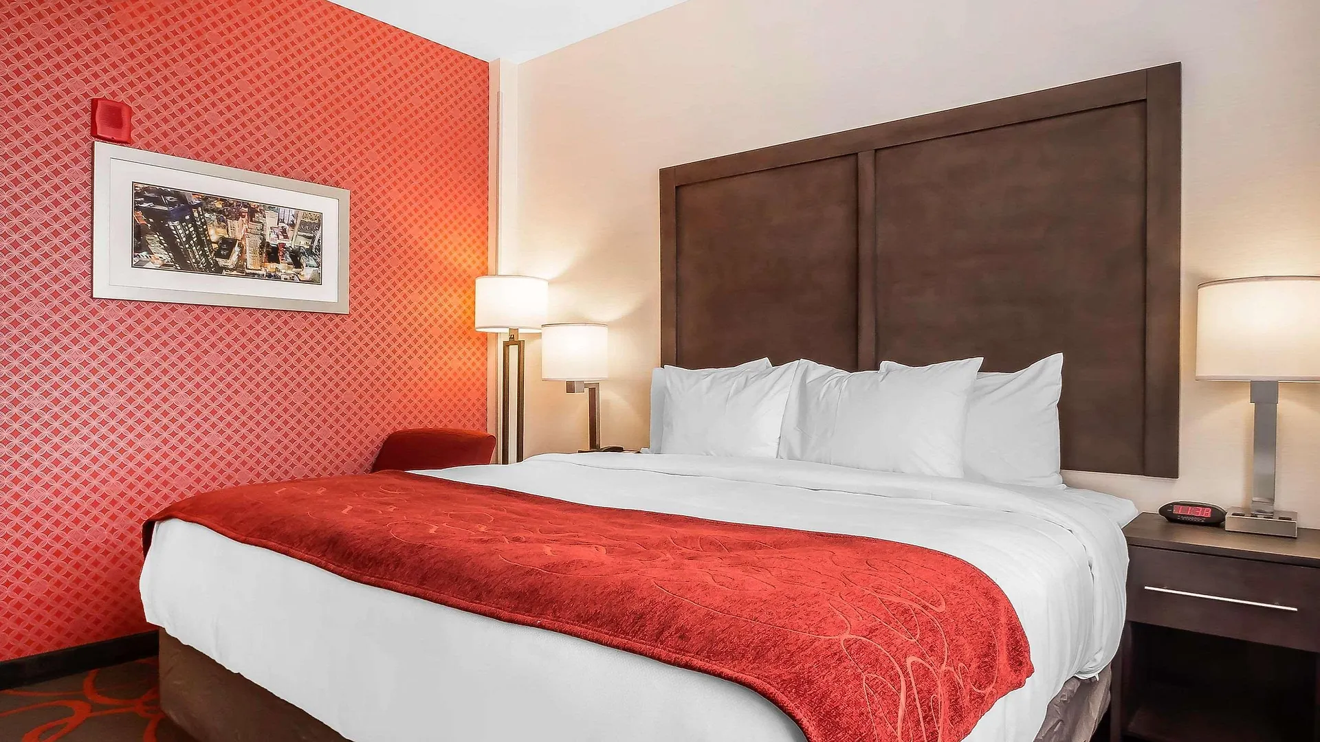 Comfort Inn & Suites Near Stadium New York