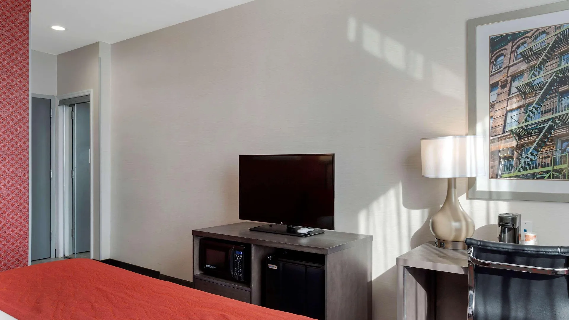 Comfort Inn & Suites Near Stadium New York 3*,